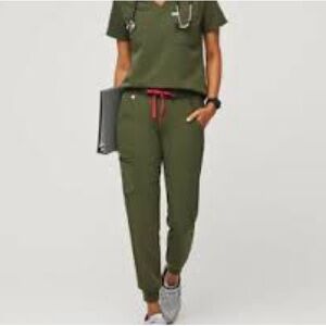 Figs Olive Green Women's Scrub Set